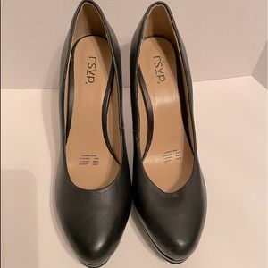 Gently Used RSVP women black leather platform 3.5 heel size 9.5
